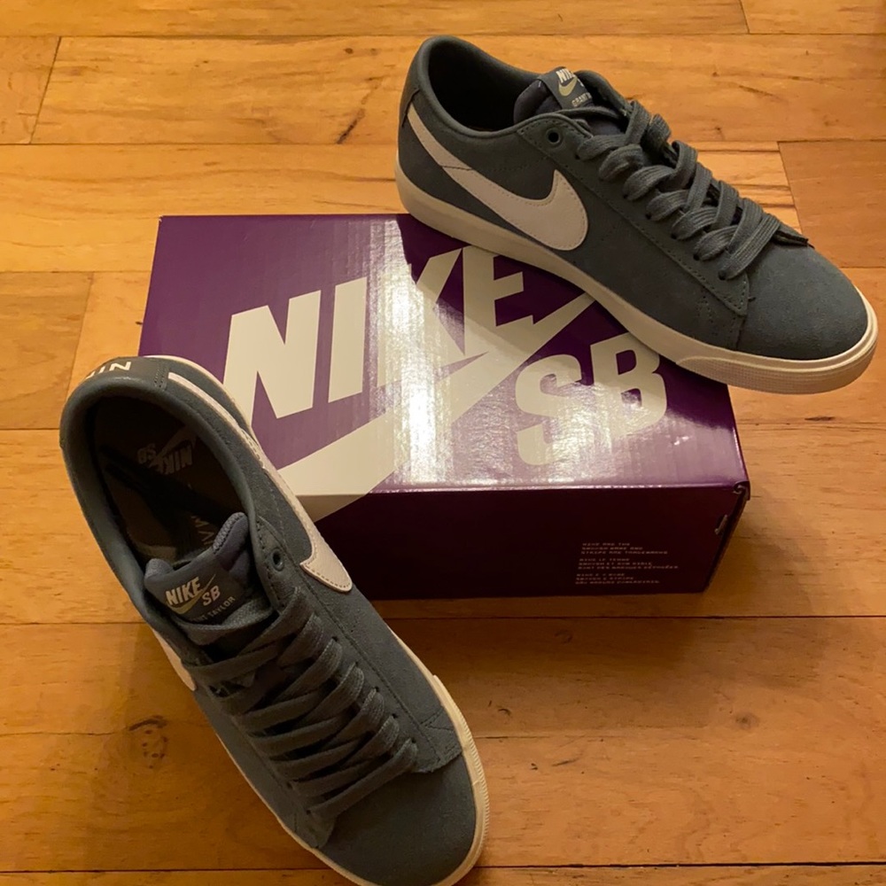 Nike SB zoom blazer low GT blue with white swoosh size 9 women or 7.5 men